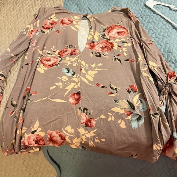 Womens top - Picture 4 of 4